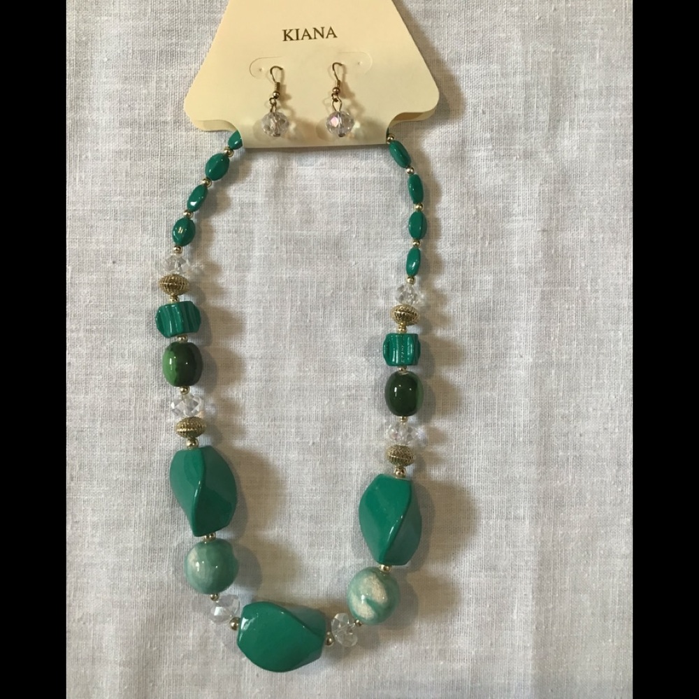 New with tags  necklace and earrings set